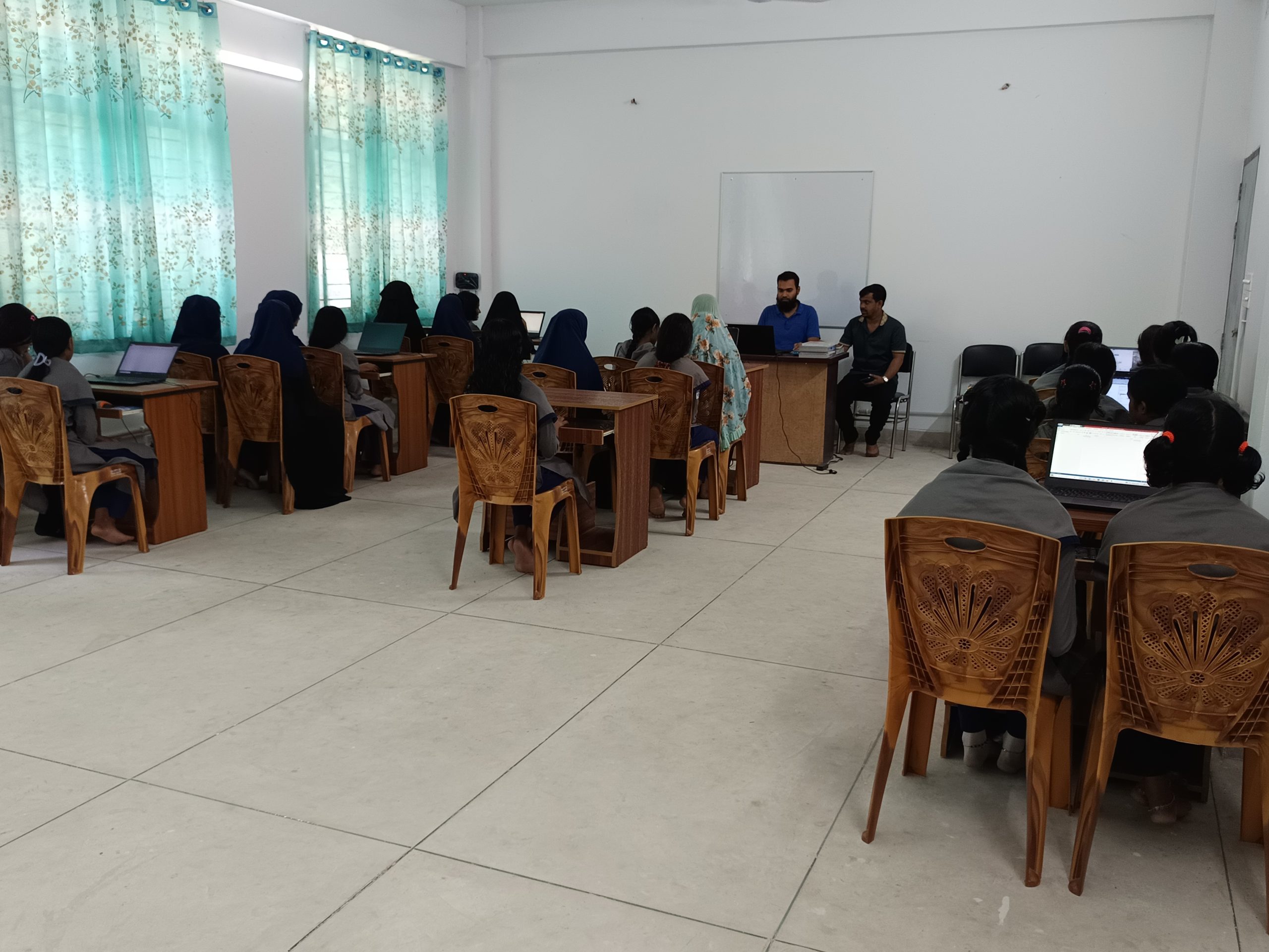 ICT LAB (2)