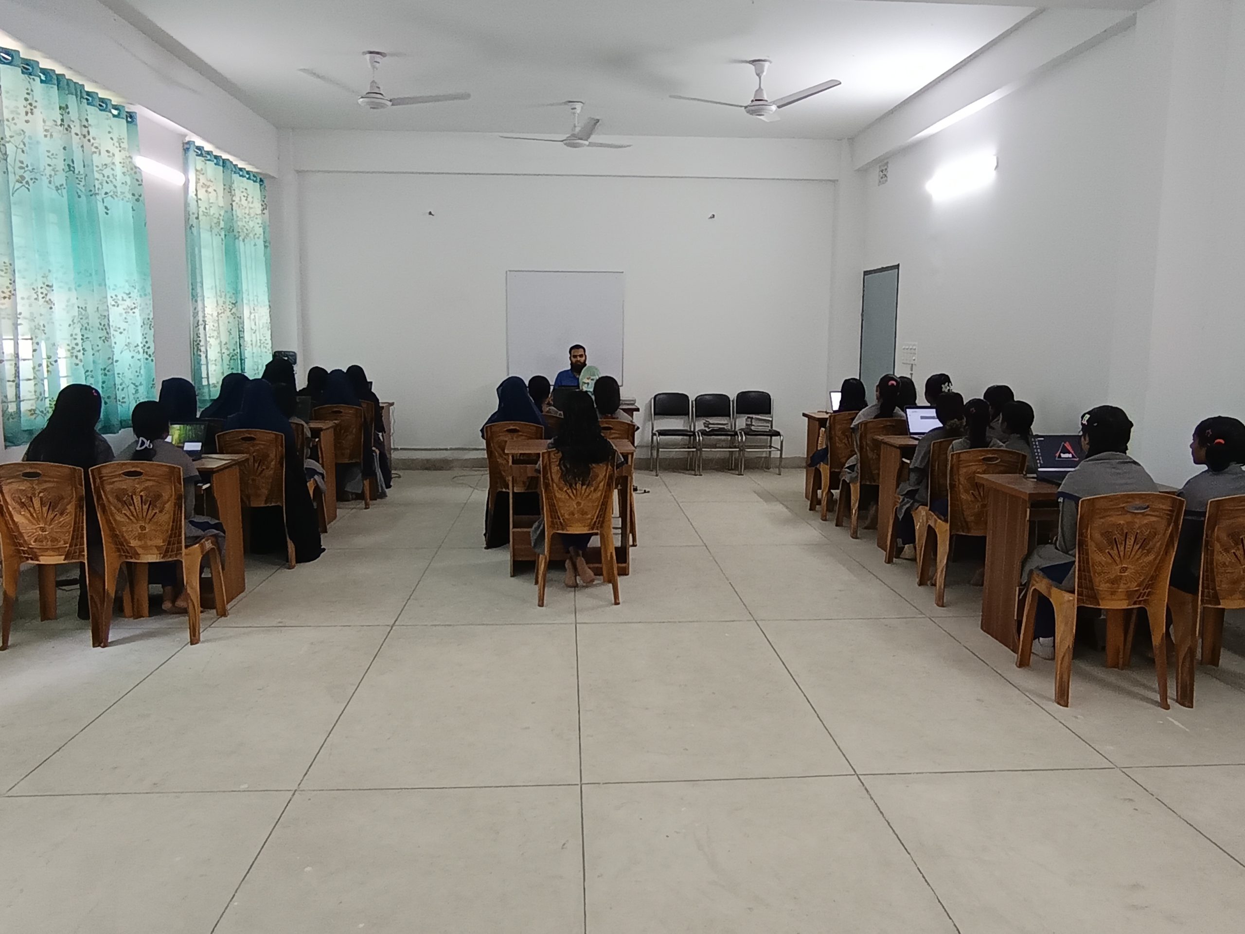 ICT LAB (3)