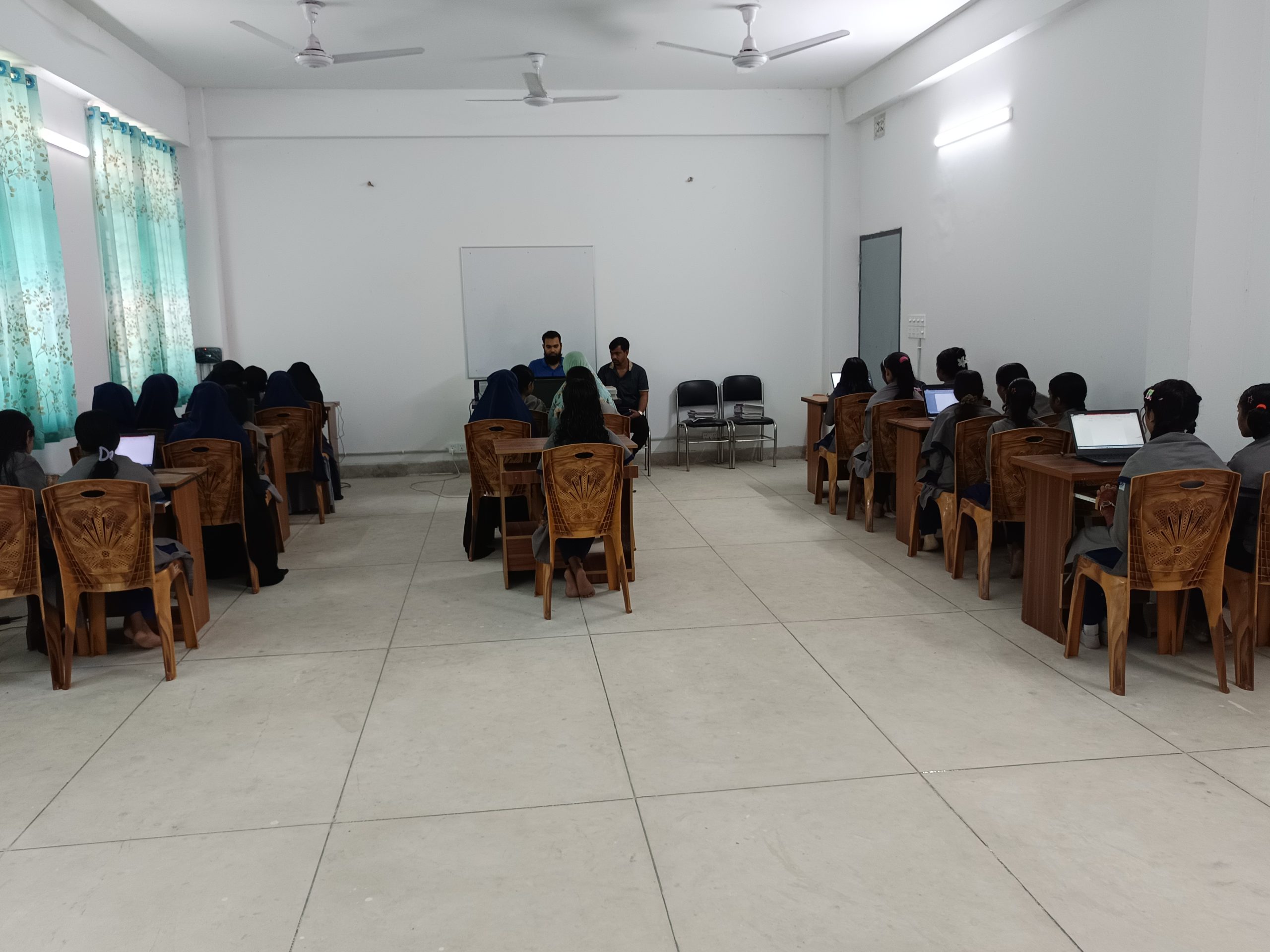 ICT LAB (4)