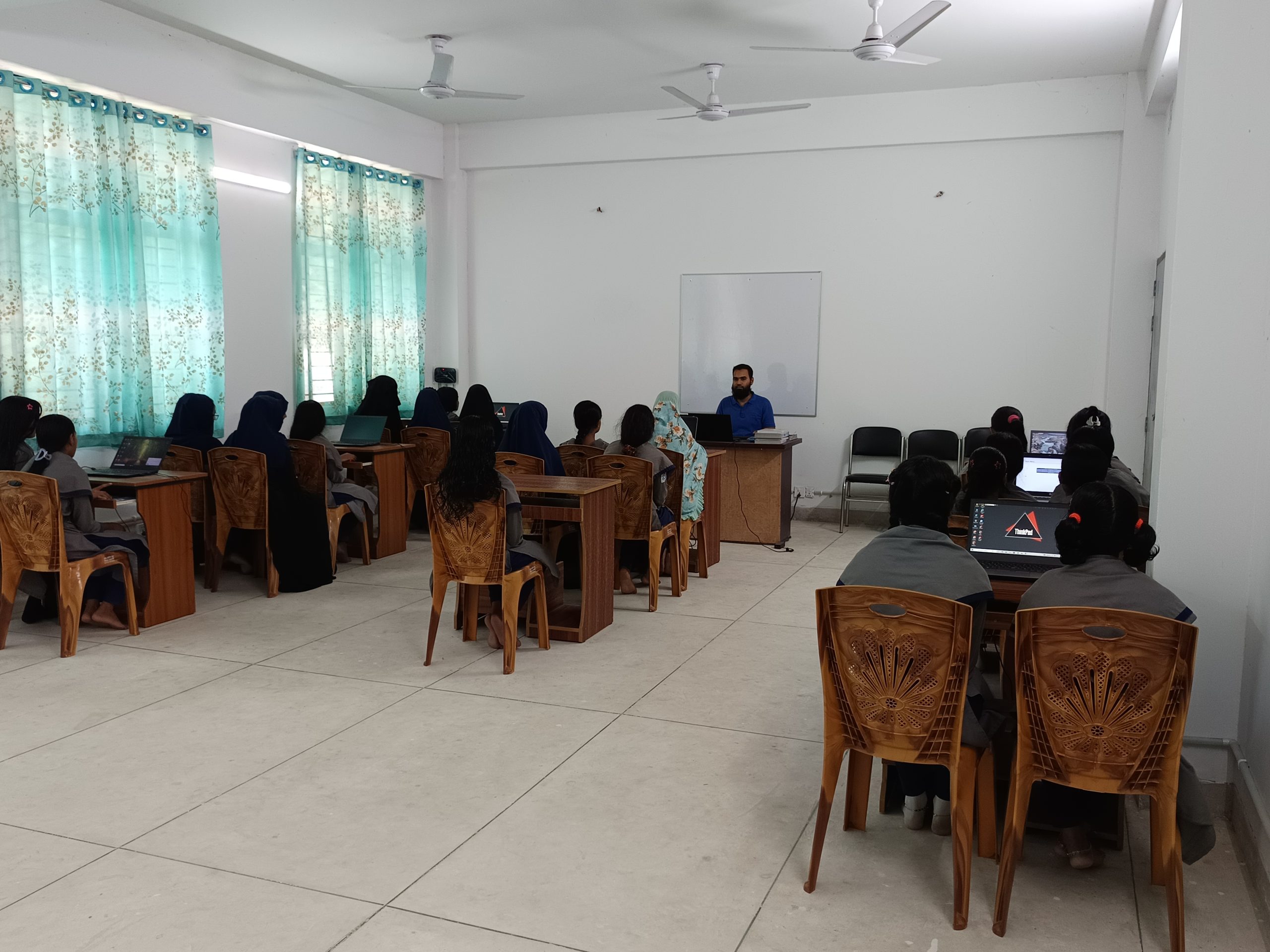 ICT LAB (8)